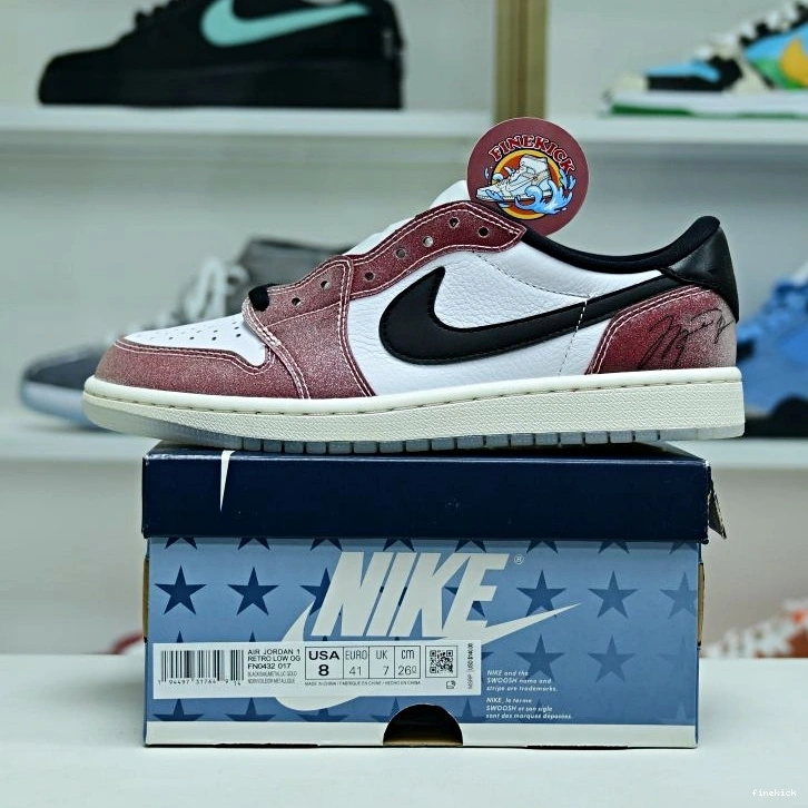 Jordan1 Room Jordan OG Trophy Low x Air 0129